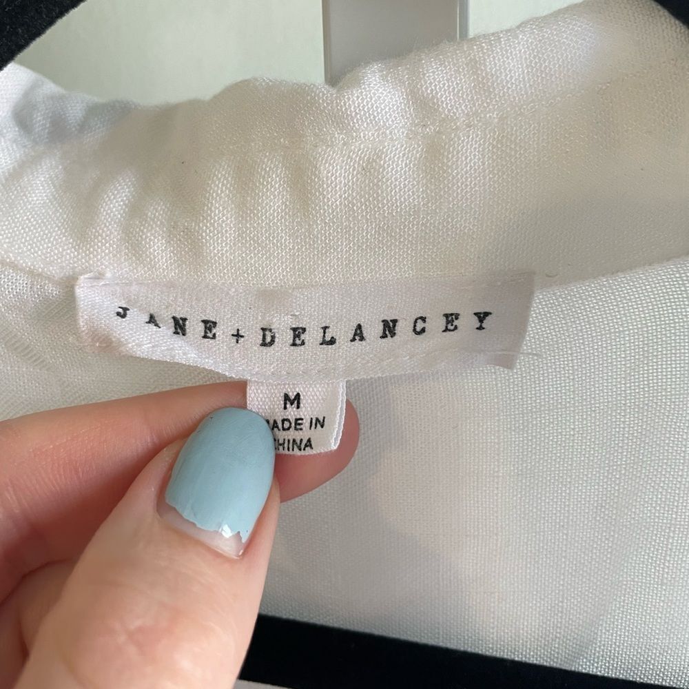 Jane + Delancey White V-Neck Short Sleeve Casual Top - Picture 3 of 4
